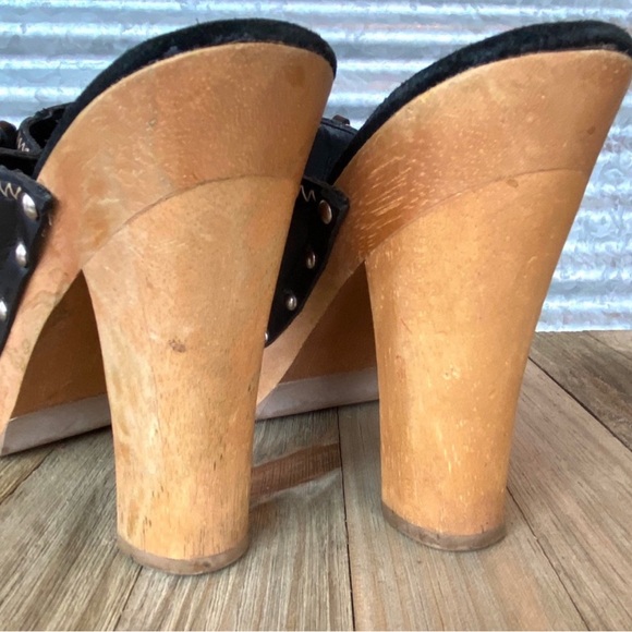 Steve Madden Black Leather Mules with Tan Wooden Heel - Picture 4 of 5